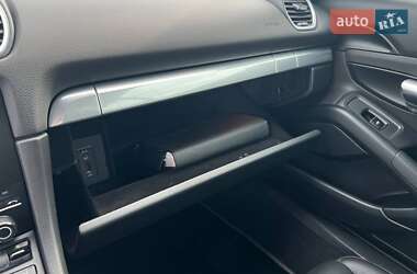 Купе Porsche Cayman 2017 в 