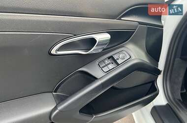 Купе Porsche Cayman 2017 в 