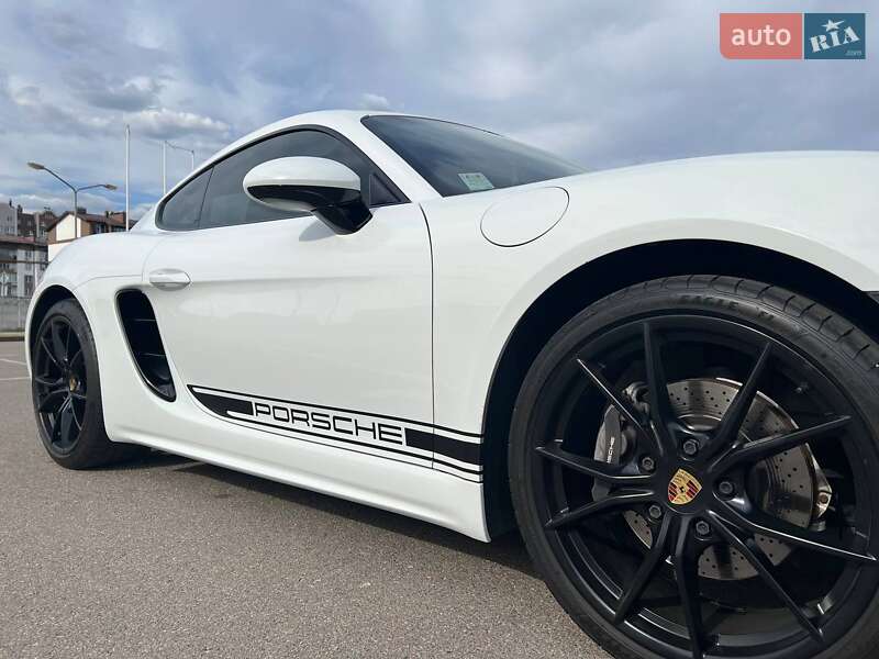 Купе Porsche Cayman 2017 в Києві