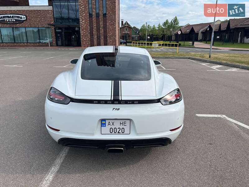 Купе Porsche Cayman 2017 в Києві