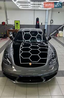 Porsche Cayman 2020