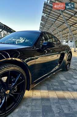 Купе Porsche Cayman 2017 в 