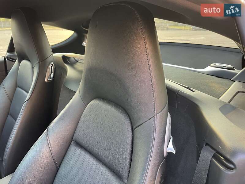 Купе Porsche Cayman 2016 в Киеве