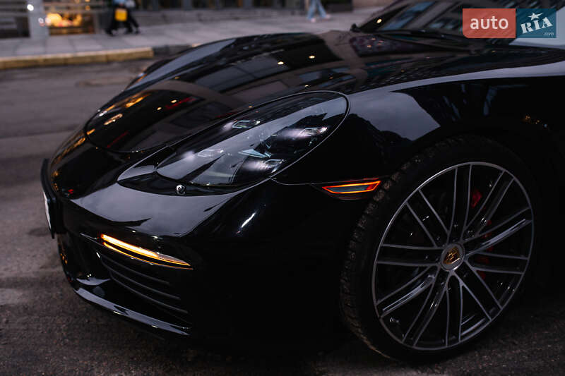 Купе Porsche Cayman 2017 в Днепре