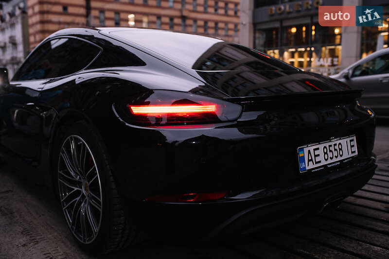 Купе Porsche Cayman 2017 в Днепре