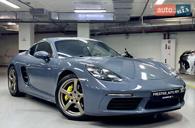 Купе Porsche Cayman 2018 в 