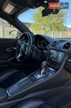 Купе Porsche Cayman 2018 в 
