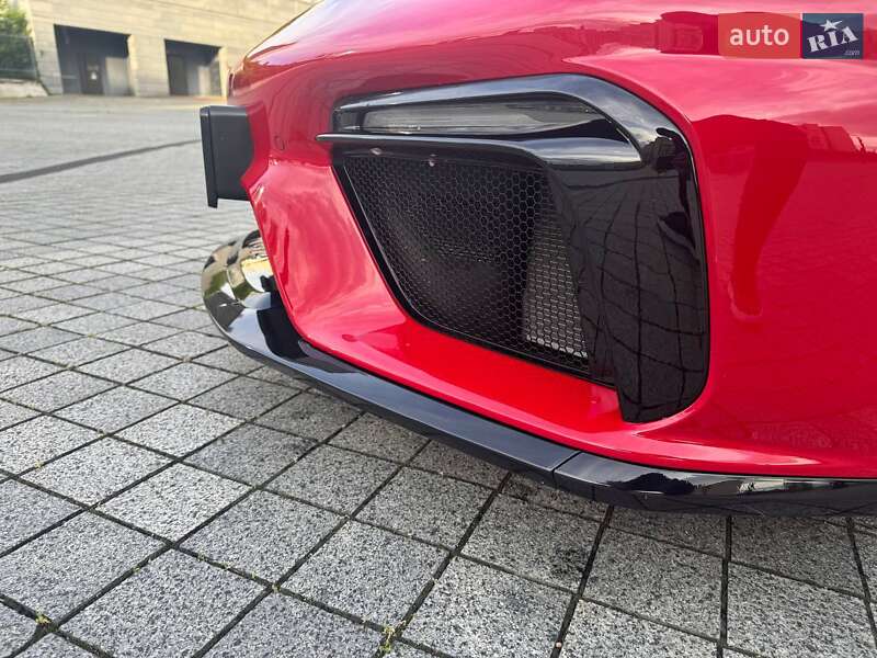 Купе Porsche Cayman 2018 в Киеве