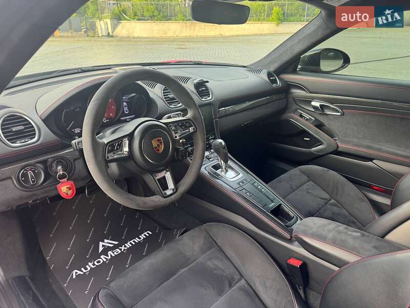 Купе Porsche Cayman 2018 в Киеве