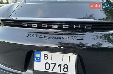 Купе Porsche Cayman 2017 в 