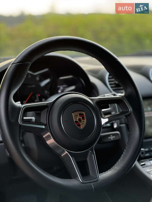 Купе Porsche Cayman 2017 в Киеве