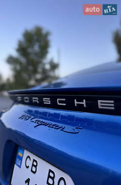 Купе Porsche Cayman 2017 в 