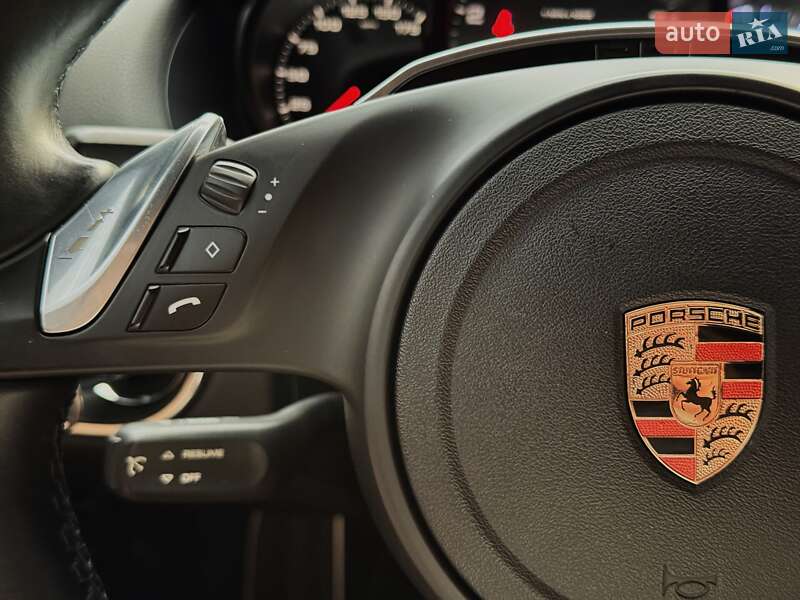Купе Porsche Cayman 2014 в Киеве