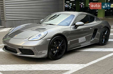 Porsche Cayman 2019
