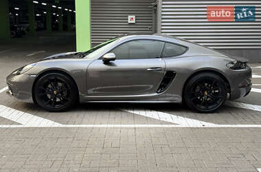 Купе Porsche Cayman 2019 в 