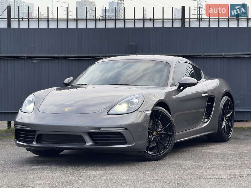 Porsche Cayman 2019