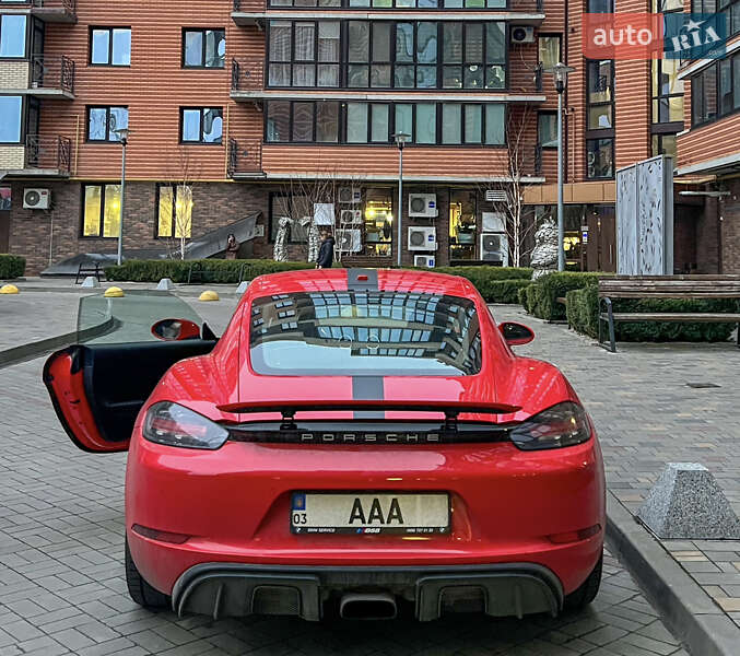 Купе Porsche Cayman 2017 в Луцке
