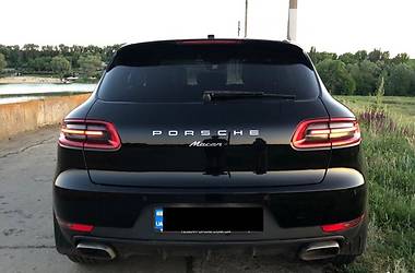Позашляховик / Кросовер Porsche Macan 2018 в 