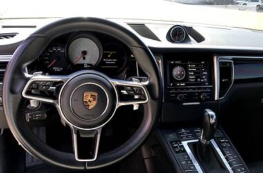Внедорожник / Кроссовер Porsche Macan 2014 в 