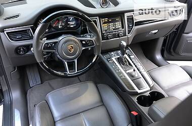 Позашляховик / Кросовер Porsche Macan 2016 в 