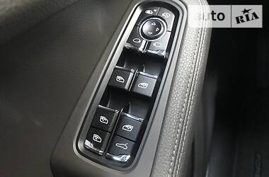 Позашляховик / Кросовер Porsche Macan 2016 в 