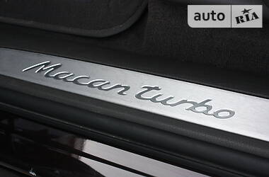 Позашляховик / Кросовер Porsche Macan 2015 в 