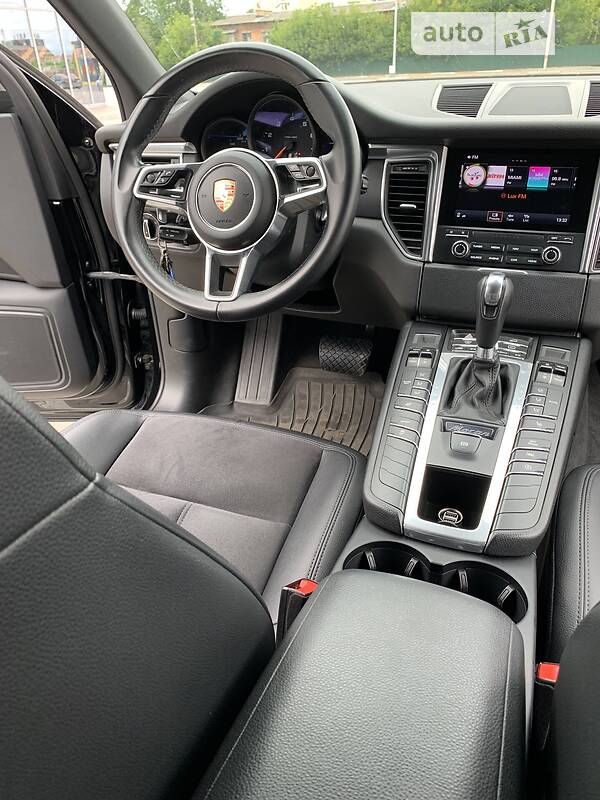 Внедорожник / Кроссовер Porsche Macan 2017 в Киеве