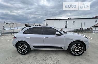 Седан Porsche Macan 2015 в Мукачевому