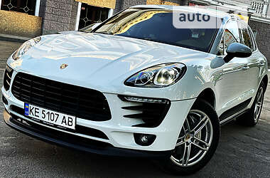 Внедорожник / Кроссовер Porsche Macan 2014 в 