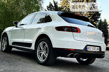 Внедорожник / Кроссовер Porsche Macan 2014 в 