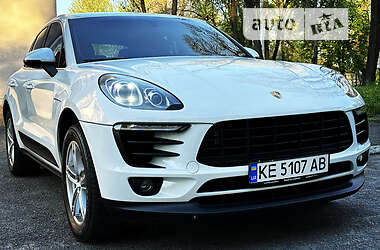 Внедорожник / Кроссовер Porsche Macan 2014 в 