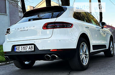 Внедорожник / Кроссовер Porsche Macan 2014 в 