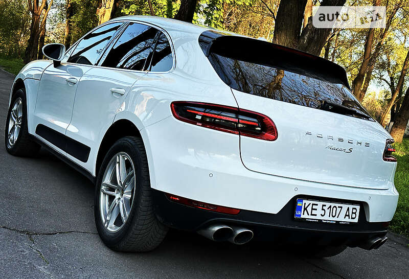 Внедорожник / Кроссовер Porsche Macan 2014 в 
