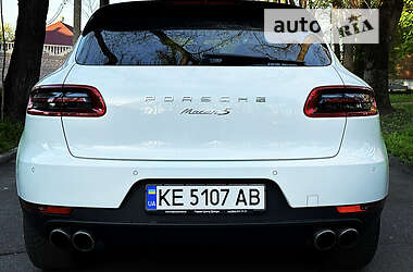 Внедорожник / Кроссовер Porsche Macan 2014 в 