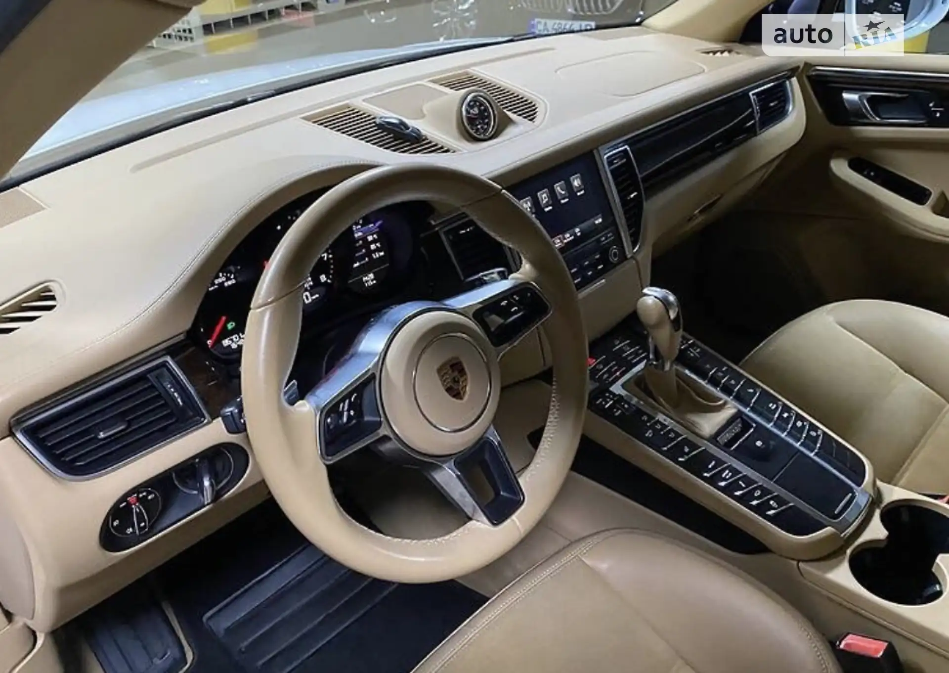 2016 Porsche Macan - мініатюра 2