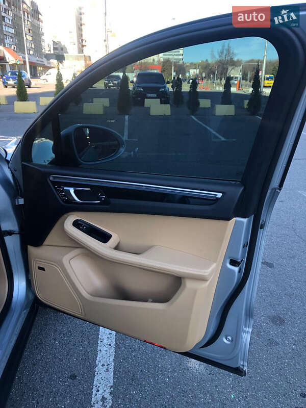 Внедорожник / Кроссовер Porsche Macan 2018 в Львове