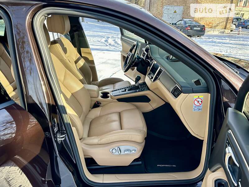Внедорожник / Кроссовер Porsche Macan 2017 в Киеве