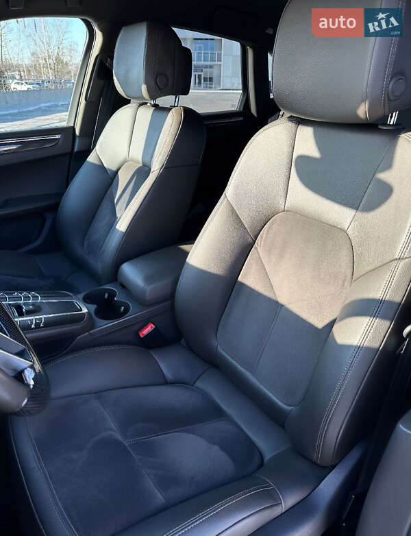 Внедорожник / Кроссовер Porsche Macan 2017 в Одессе