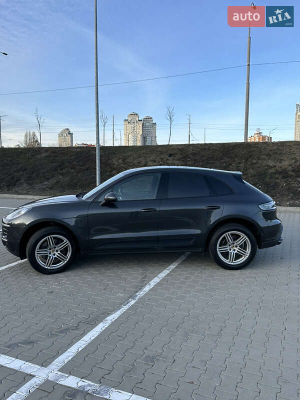 Внедорожник / Кроссовер Porsche Macan 2016 в Киеве