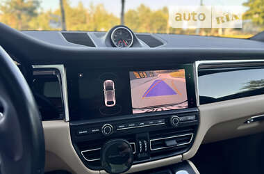 Позашляховик / Кросовер Porsche Macan 2019 в 