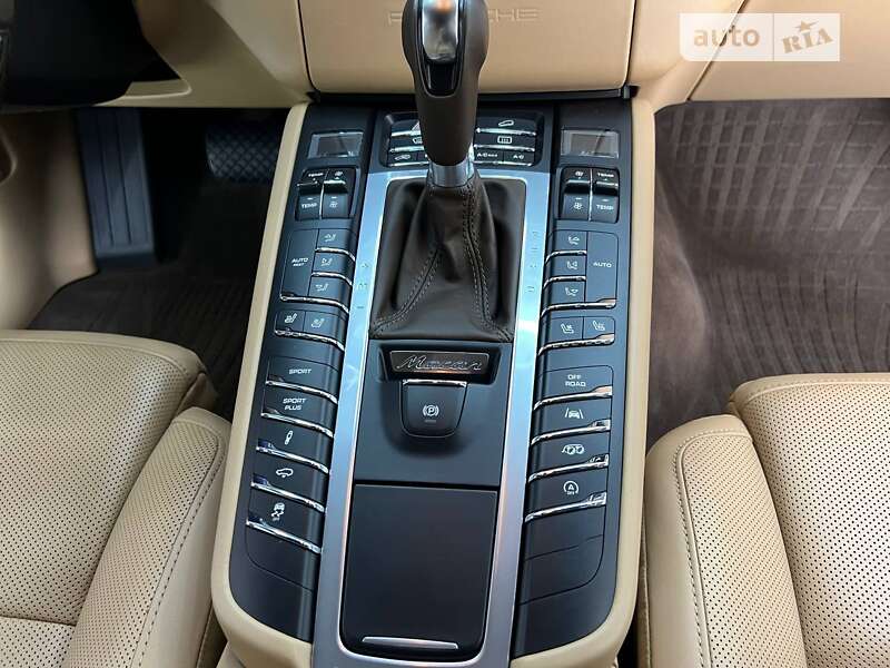 Внедорожник / Кроссовер Porsche Macan 2016 в Днепре