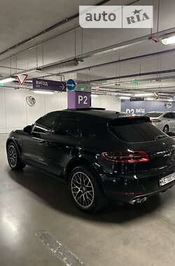 Внедорожник / Кроссовер Porsche Macan 2014 в 