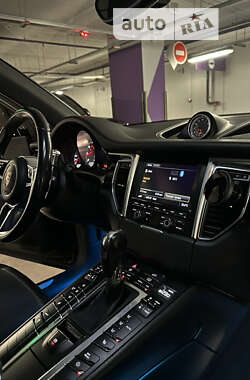 Внедорожник / Кроссовер Porsche Macan 2014 в 