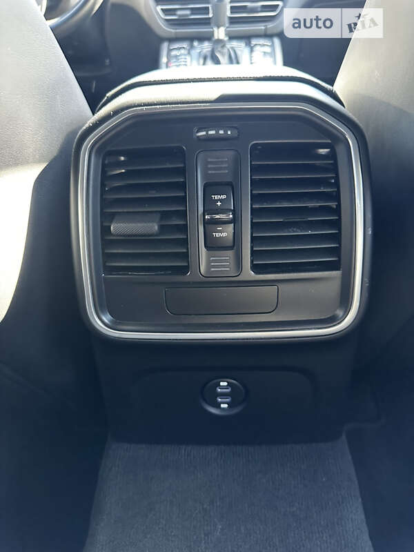 Внедорожник / Кроссовер Porsche Macan 2021 в Киеве