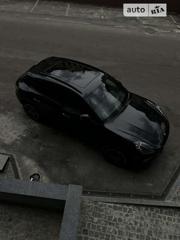 Внедорожник / Кроссовер Porsche Macan 2021 в Киеве