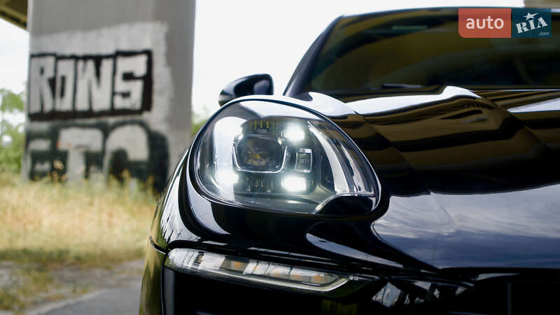 Позашляховик / Кросовер Porsche Macan 2017 в Києві