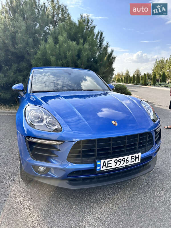 Внедорожник / Кроссовер Porsche Macan 2018 в 