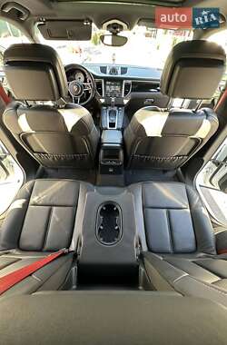 Внедорожник / Кроссовер Porsche Macan 2014 в 