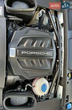 Внедорожник / Кроссовер Porsche Macan 2014 в 