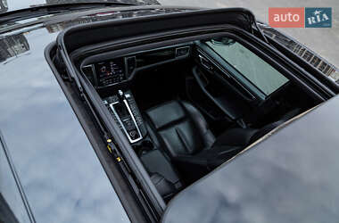 Внедорожник / Кроссовер Porsche Macan 2018 в 